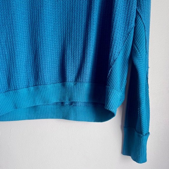 Free People Santa Clara Thermal Waffle Knit Blouse Overaized Size Medium - Picture 4 of 9
